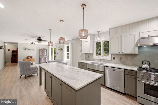 2891 SAUMSVILLE RD, Maurertown, VA 22644