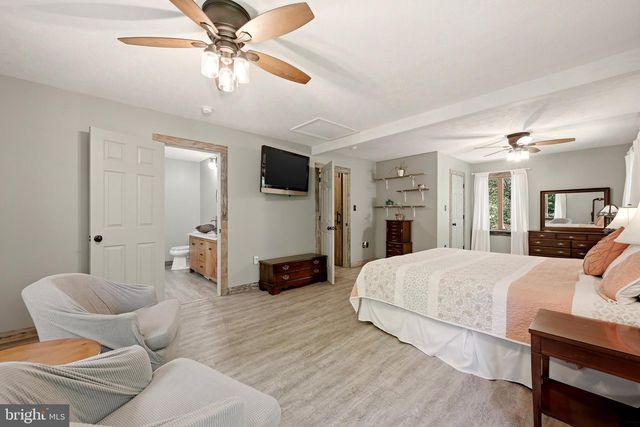 2891 SAUMSVILLE RD, Maurertown, VA 22644