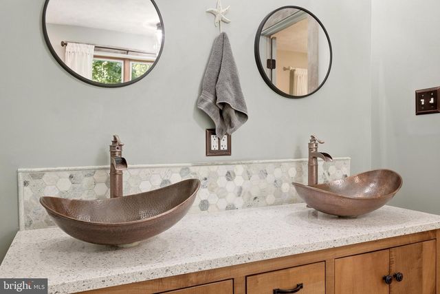 2891 SAUMSVILLE RD, Maurertown, VA 22644