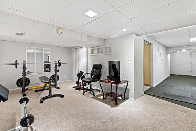 21195 Mary Lynn DRIVE, Brookfield, WI 53045
