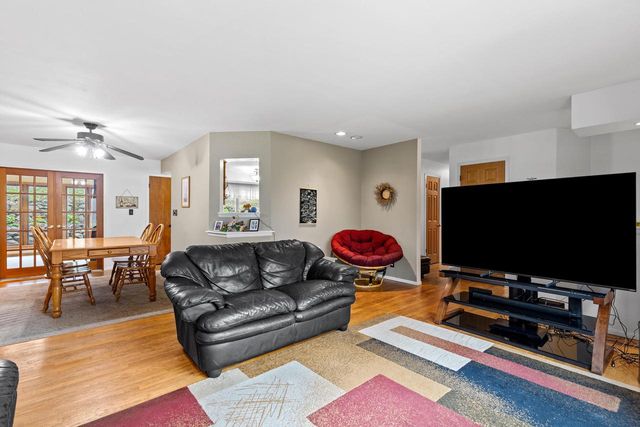 21195 Mary Lynn DRIVE, Brookfield, WI 53045