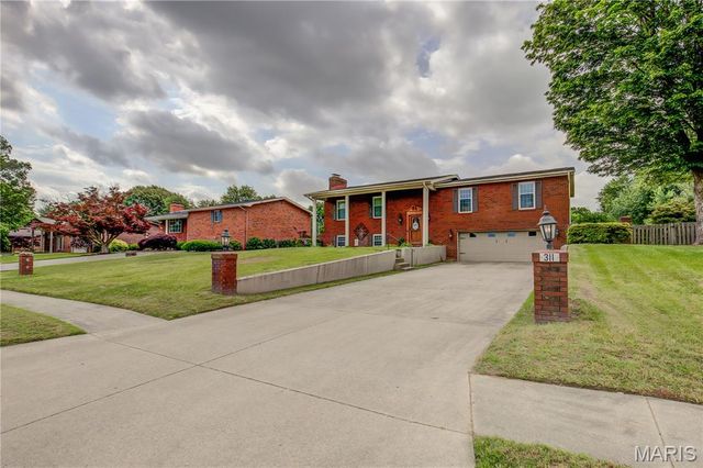 311 Kennedy Drive, Sikeston, MO 63801