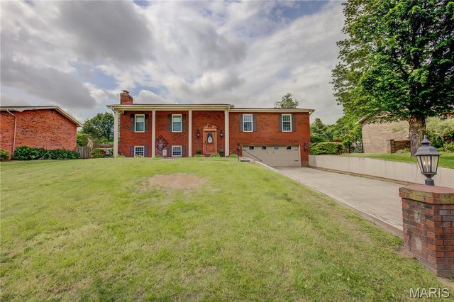 311 Kennedy Drive, Sikeston, MO 63801