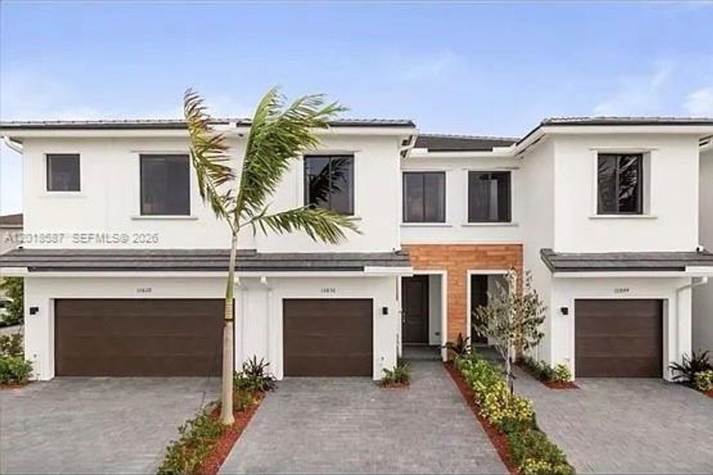 10975 SW 233rd St, Homestead, FL 33032