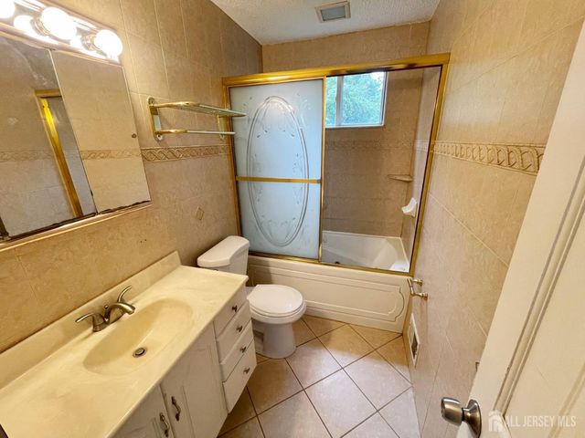 32 Athens Avenue, Old Bridge, NJ 08879