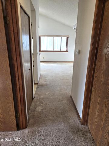 204 Victory Way, Halfmoon, NY 12065