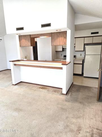 204 Victory Way, Halfmoon, NY 12065