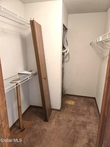 204 Victory Way, Halfmoon, NY 12065