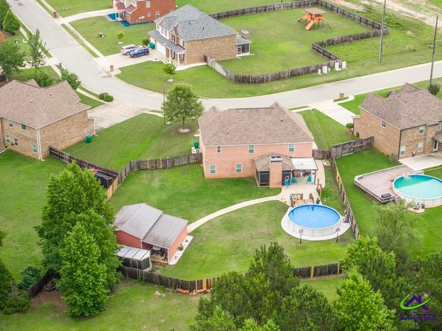524 Hialeah Drive, Bonaire, GA 31005