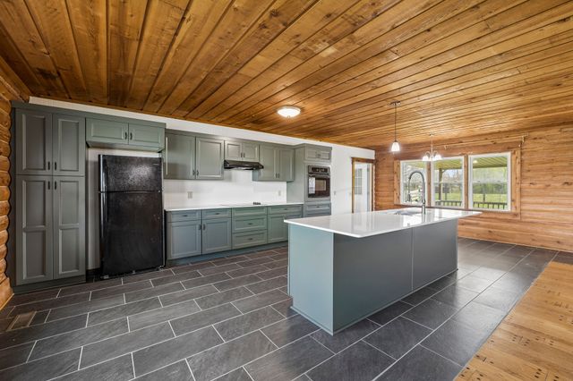 905 Town Branch Rd, Charlotte, TN 37036