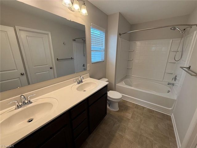 2486 Moss Grove Crossing, Winston-salem, NC 27103