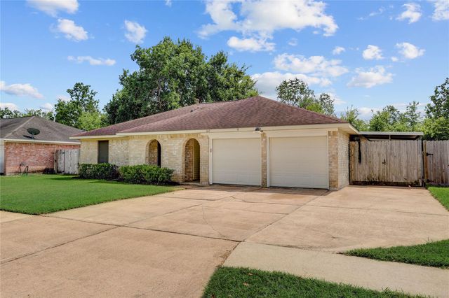 1612 Cypress Hollow Street, Pearland, TX 77581