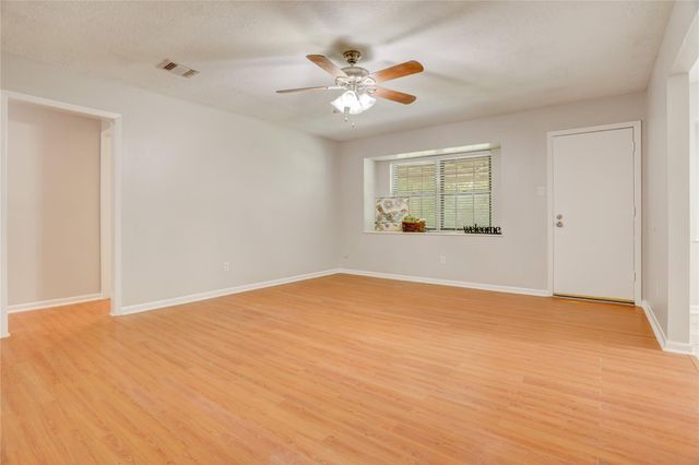 1612 Cypress Hollow Street, Pearland, TX 77581
