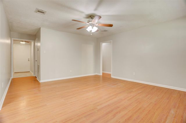 1612 Cypress Hollow Street, Pearland, TX 77581