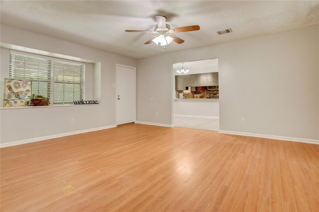 1612 Cypress Hollow Street, Pearland, TX 77581