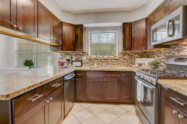 1612 Cypress Hollow Street, Pearland, TX 77581
