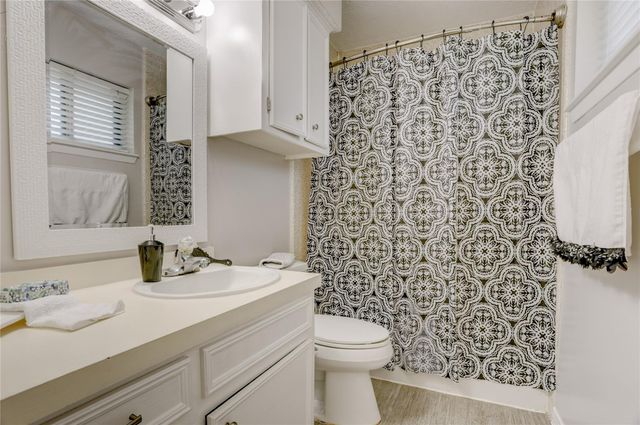 1612 Cypress Hollow Street, Pearland, TX 77581