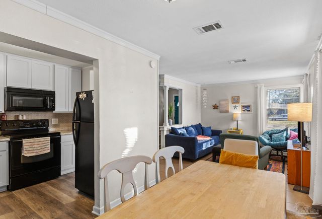 904 E Texar Dr, Pensacola, FL 32503