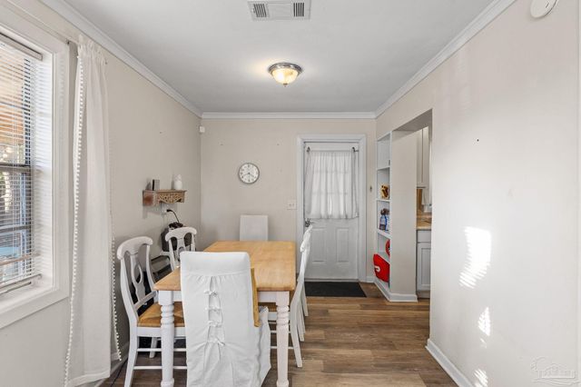 904 E Texar Dr, Pensacola, FL 32503