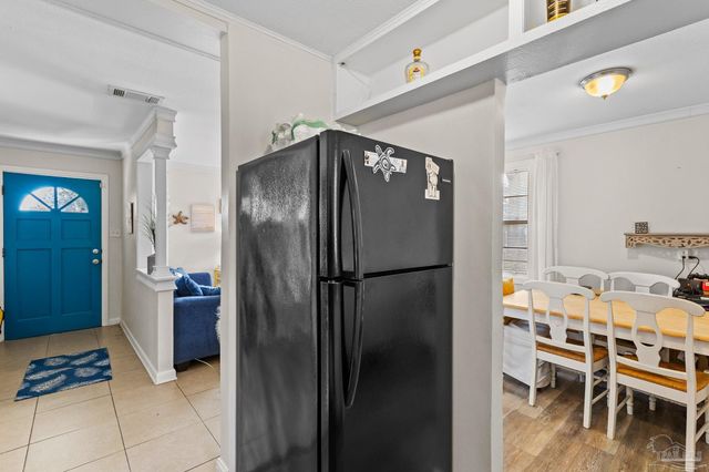 904 E Texar Dr, Pensacola, FL 32503