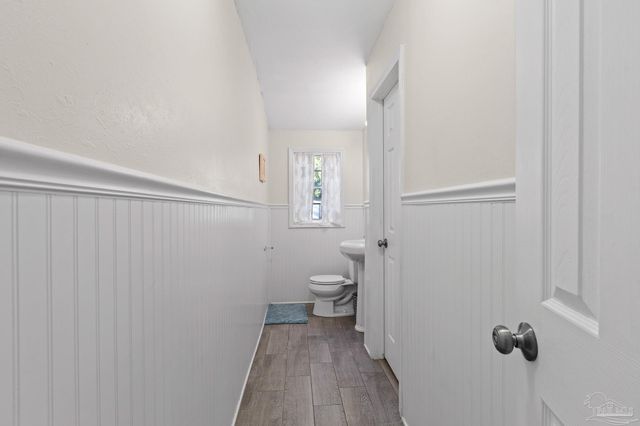 904 E Texar Dr, Pensacola, FL 32503