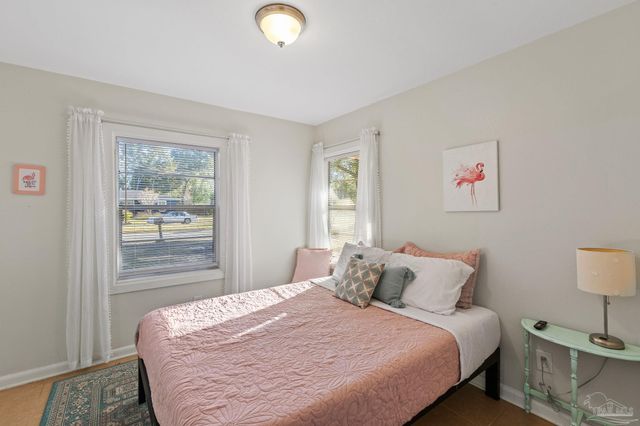 904 E Texar Dr, Pensacola, FL 32503