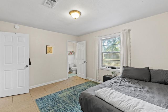 904 E Texar Dr, Pensacola, FL 32503