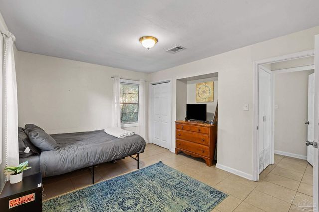 904 E Texar Dr, Pensacola, FL 32503