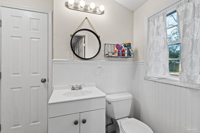 904 E Texar Dr, Pensacola, FL 32503