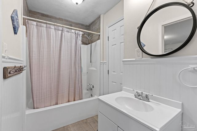 904 E Texar Dr, Pensacola, FL 32503