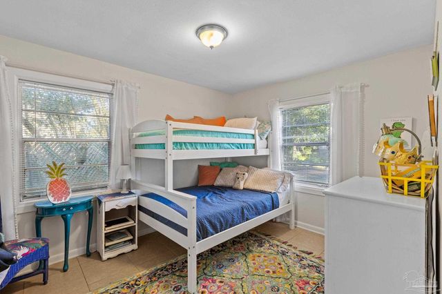 904 E Texar Dr, Pensacola, FL 32503