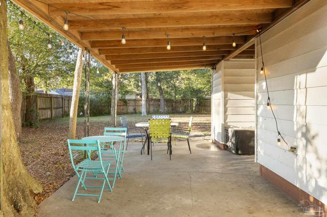 904 E Texar Dr, Pensacola, FL 32503