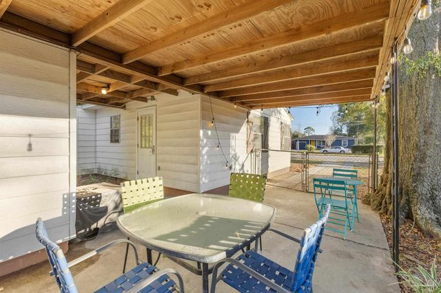 904 E Texar Dr, Pensacola, FL 32503