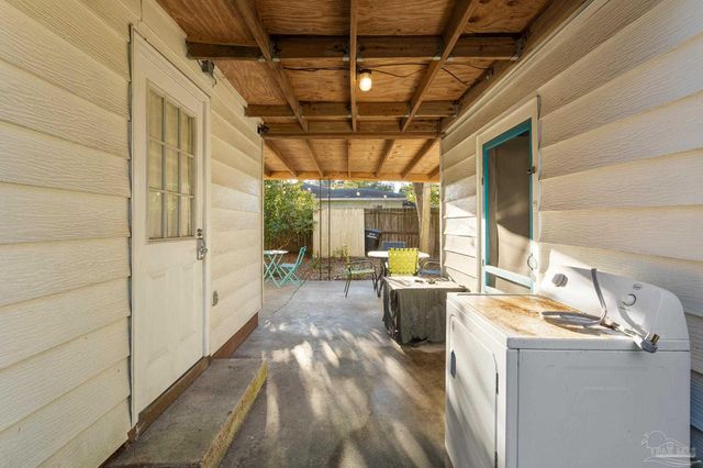 904 E Texar Dr, Pensacola, FL 32503