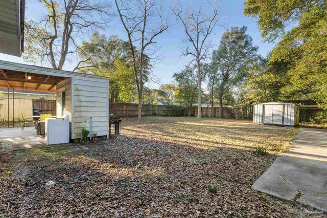 904 E Texar Dr, Pensacola, FL 32503