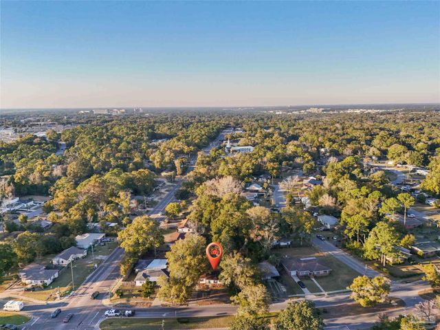 904 E Texar Dr, Pensacola, FL 32503