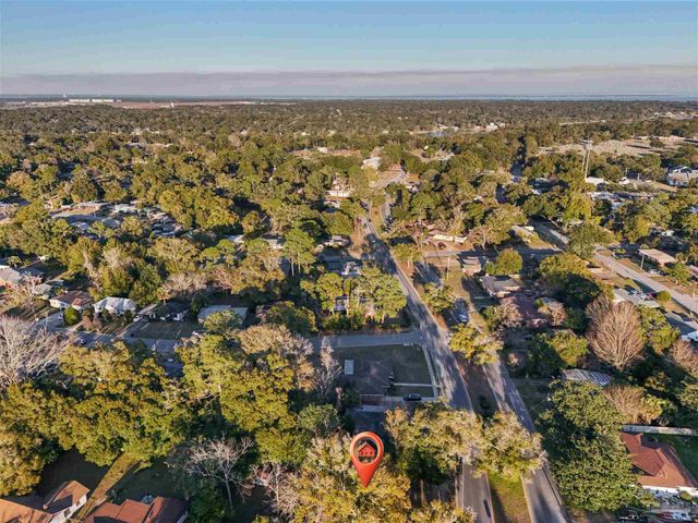 904 E Texar Dr, Pensacola, FL 32503