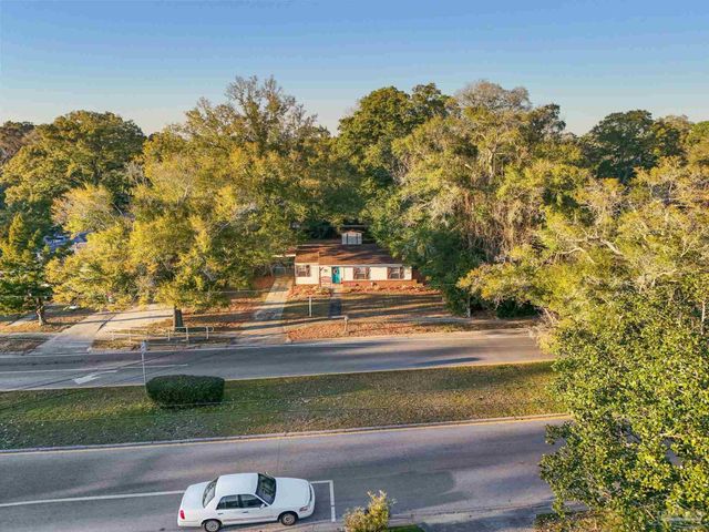 904 E Texar Dr, Pensacola, FL 32503