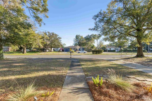 904 E Texar Dr, Pensacola, FL 32503