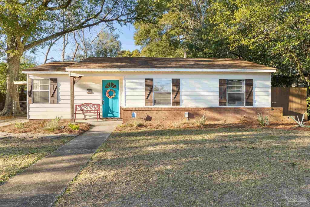 904 E Texar Dr, Pensacola, FL 32503