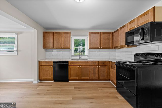 51 E Jones Street, Newnan, GA 30263