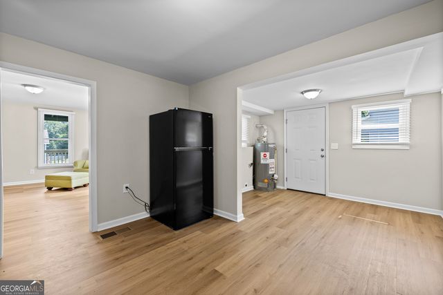 51 E Jones Street, Newnan, GA 30263