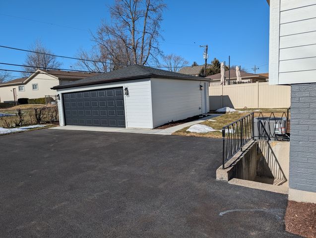 564 N Adele Street, Elmhurst, IL 60126