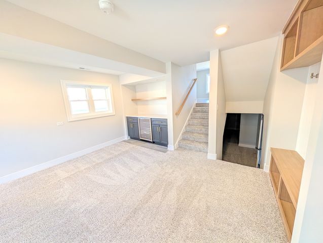 564 N Adele Street, Elmhurst, IL 60126