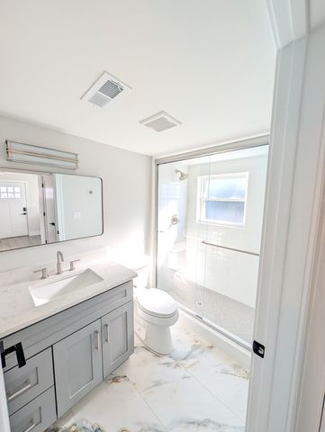 564 N Adele Street, Elmhurst, IL 60126