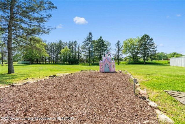 1570 S Williamston Road, Dansville, MI 48819