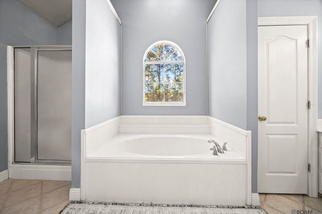 25075 Peplow Rd, Holden, LA 70744