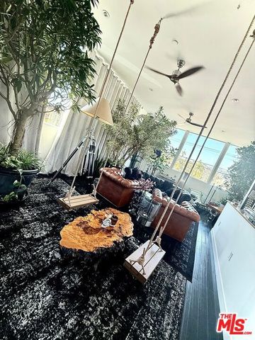 2515 Lincoln Boulevard, Venice, CA 90291