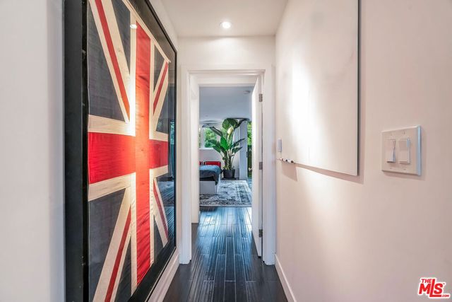 2515 Lincoln Boulevard, Venice, CA 90291