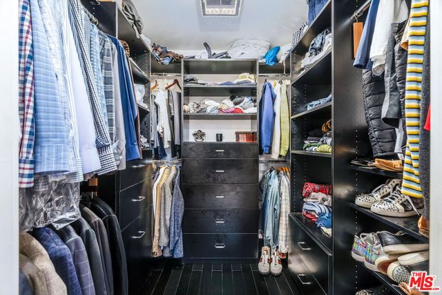 2515 Lincoln Boulevard, Venice, CA 90291